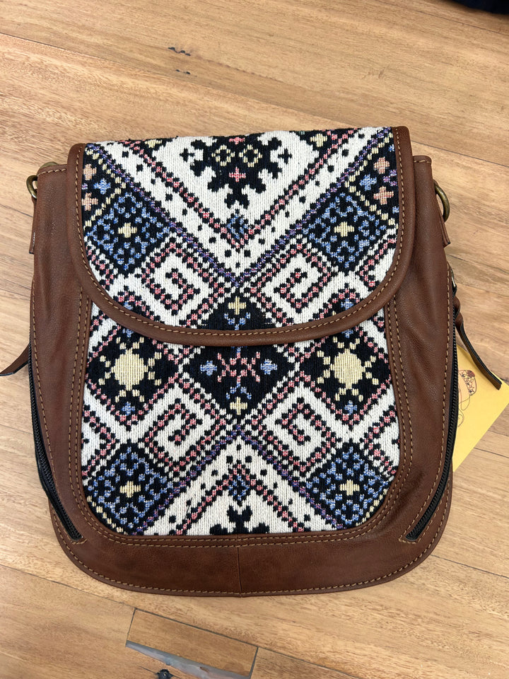 1773 - Belle Tapestry Crossbody Bag