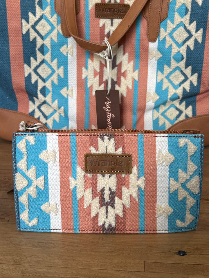 Wrangler - CILIA AZTEC WRISTLET PURSE