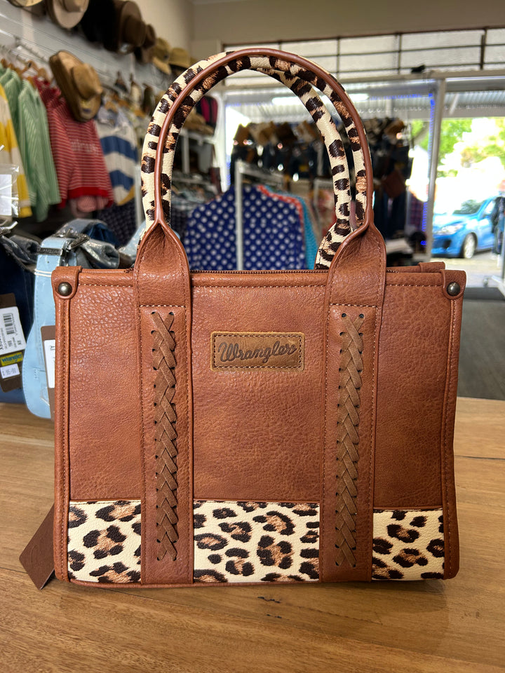 Wrangler - LEOPARD PRINT CROSSBODY BAG