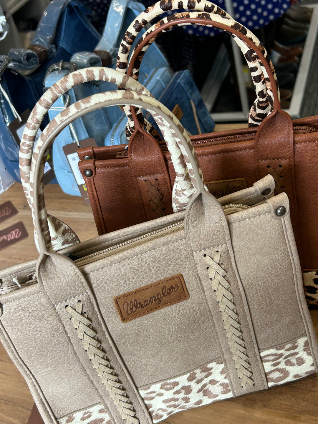 Wrangler - LEOPARD PRINT CROSSBODY BAG