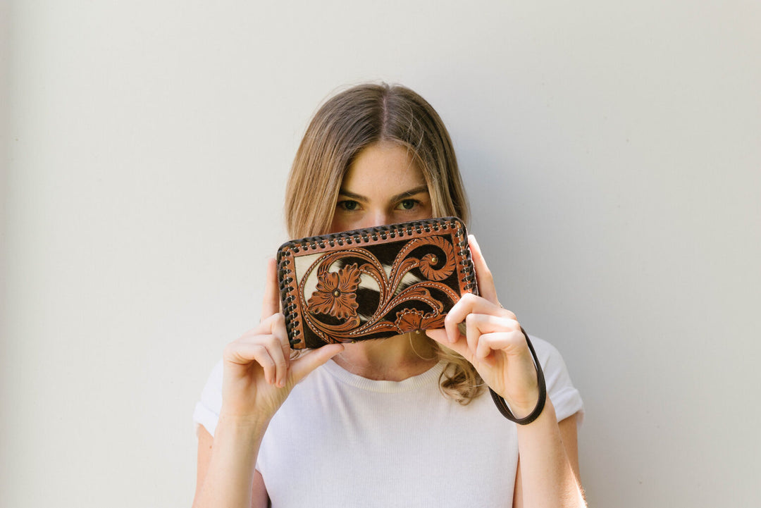 TDE - Cowhide Zippered Wallet with Tooled Cutwork – AW36 – Marsala