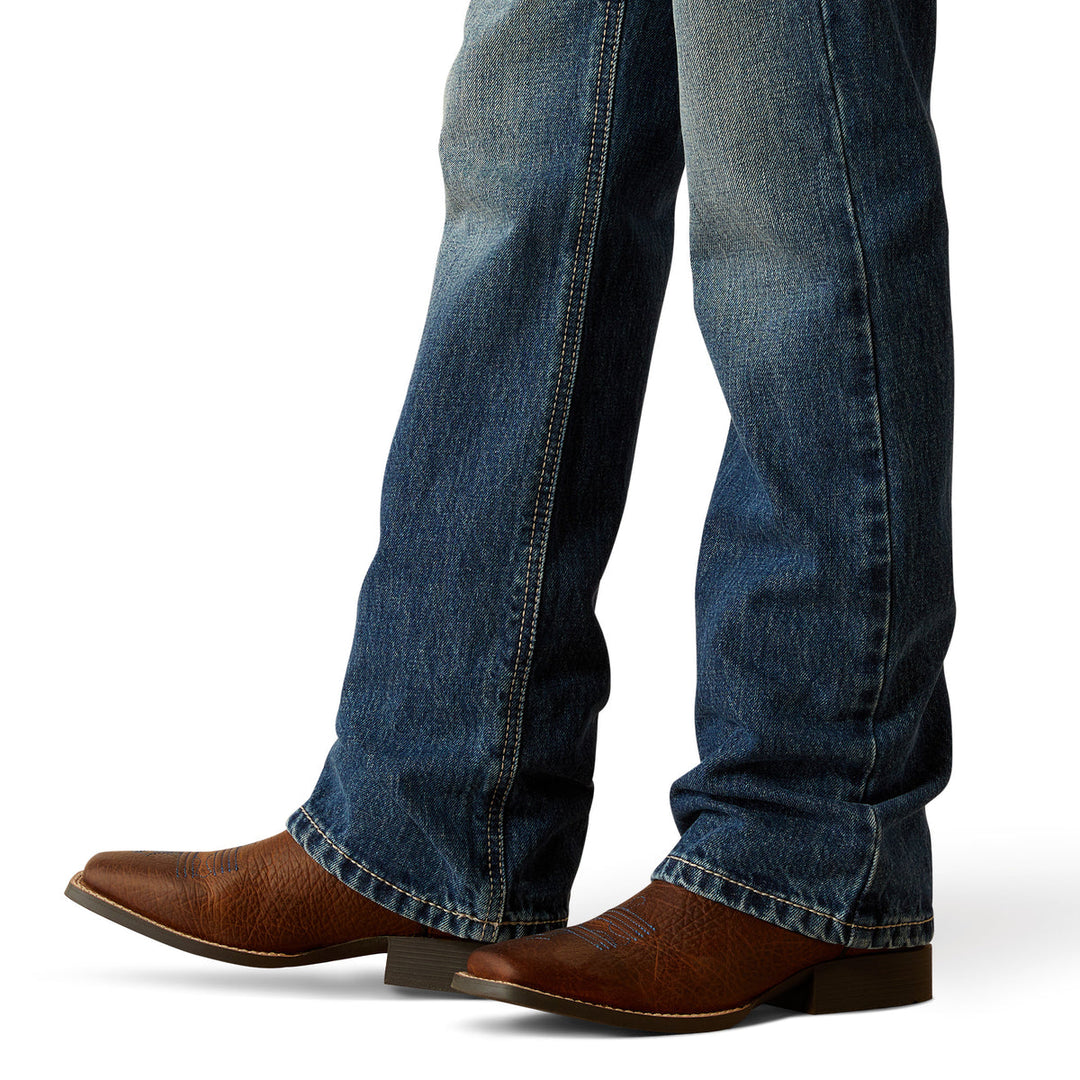 Ariat - Boys B4 Relaxed Kelvin Boot Cut Jeans in Dakota